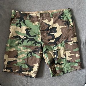 Polo army cargo short this pair is size 42 tall